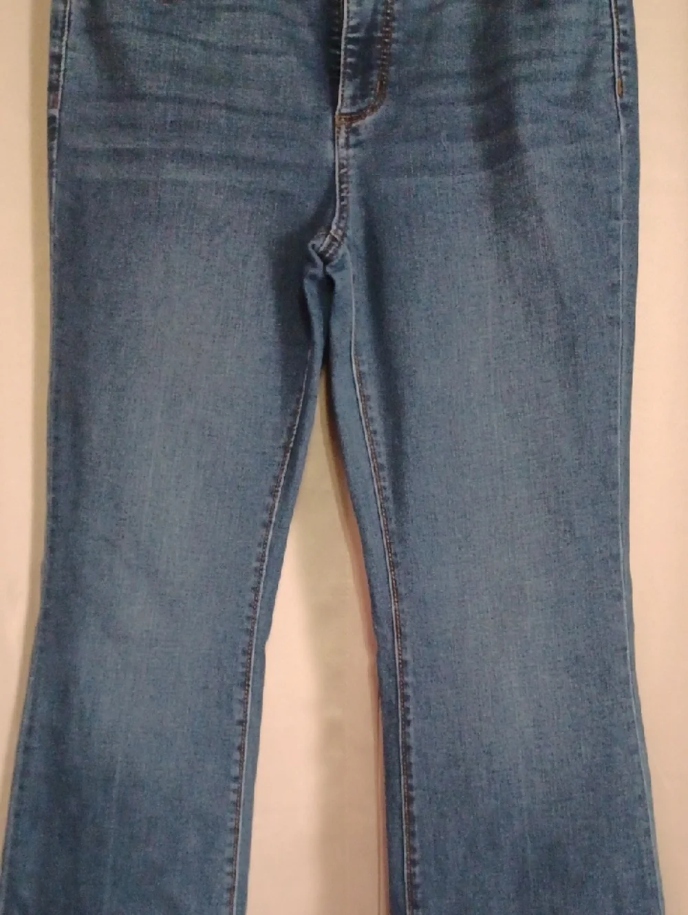 Ann Taylor Slim Bootcut Cotton Rayon Blend High Rise 5 Pocket Jeans Stretch Sz 8